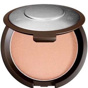 Becca x Jaclyn Hill champagne pop highlighter
